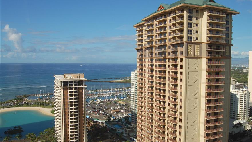 Hilton Grand Vac Hilton Hawaiian Village- Honolulu, HI Hotels- Deluxe  Hotels in Honolulu- GDS Reservation Codes
