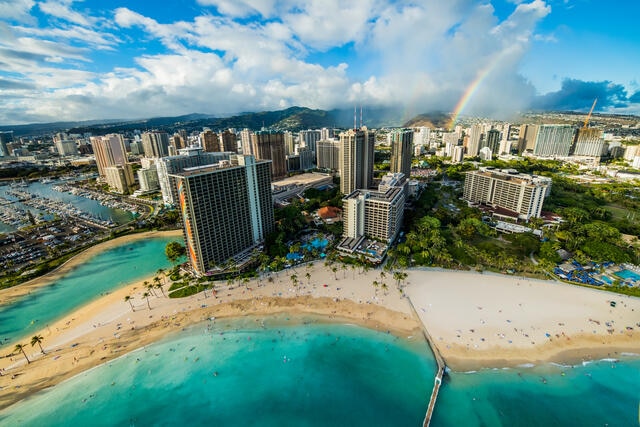 Hilton Waikiki Beach Review: What To REALLY Expect If You Stay