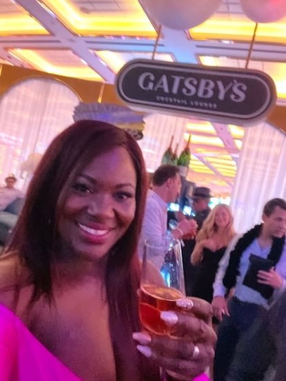 A Hilton Grand Vacations Member celebrating New Year's Eve at Gatsby's Lounge in Las Vegas